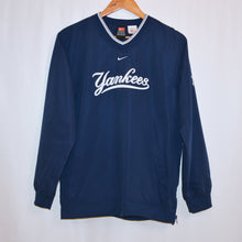 Load image into Gallery viewer, Vintage Nike New York Yankees Pullover Windbreaker [XL]
