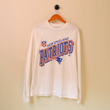 Load image into Gallery viewer, Vintage New England Patriots Long Sleeve T-Shirt [L]
